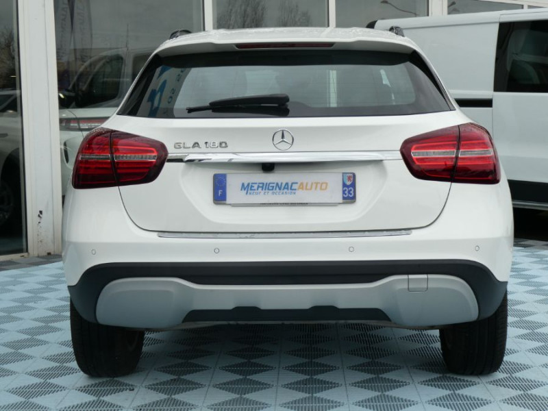 Photo 8 de l'offre de MERCEDES-BENZ GLA (2) 180 BVM6 INSPIRATION GPS Camera CarPlay LED Hayon EL. à 24950€ chez Mérignac auto