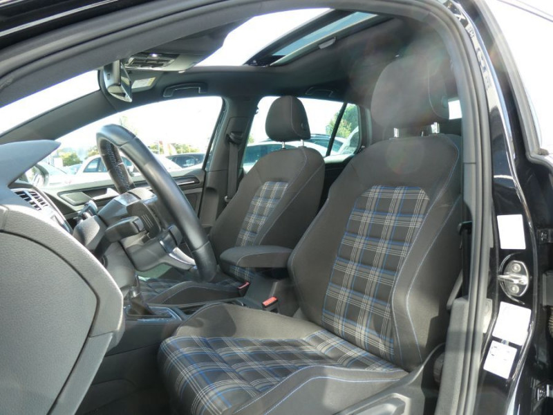 Photo 13 de l'offre de VOLKSWAGEN GOLF VII 1.4 TSI 204 GTE HYBRIDE Rechargeable TOE JA18 Camera à 20950€ chez Mérignac auto
