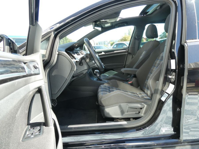 Photo 14 de l'offre de VOLKSWAGEN GOLF VII 1.4 TSI 204 GTE HYBRIDE Rechargeable TOE JA18 Camera à 20950€ chez Mérignac auto