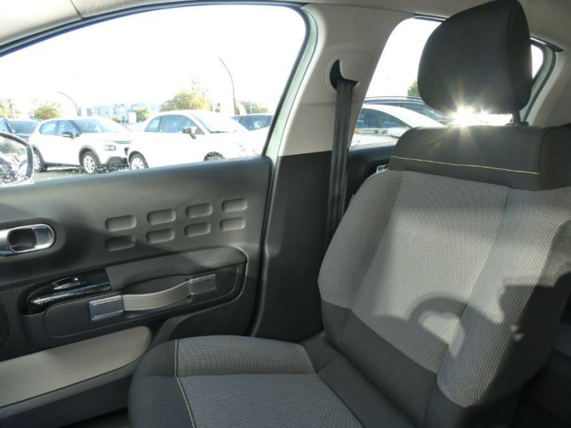 Photo 33 de l'offre de CITROEN C3 III 1.2 PureTech 82 SHINE CarPlay SC TOIT Pano JA16 à 14750€ chez Mérignac auto