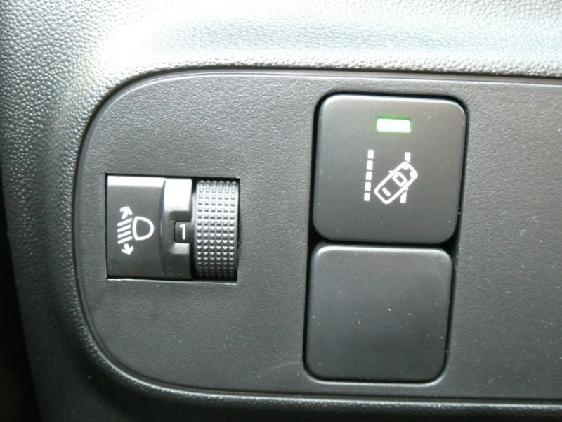 Photo 31 de l'offre de CITROEN C3 III 1.2 PureTech 82 SHINE CarPlay SC TOIT Pano JA16 à 14750€ chez Mérignac auto