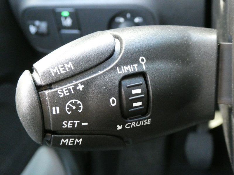Photo 28 de l'offre de CITROEN C3 III 1.2 PureTech 82 SHINE CarPlay SC TOIT Pano JA16 à 14750€ chez Mérignac auto