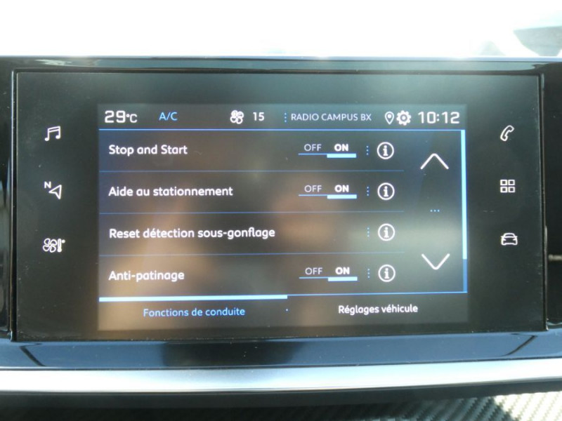 Photo 26 de l'offre de PEUGEOT 208 II 1.2 PureTech 100 BVM6 ALLURE PACK Cockpit 3D TOIT Pano à 18450€ chez Mérignac auto