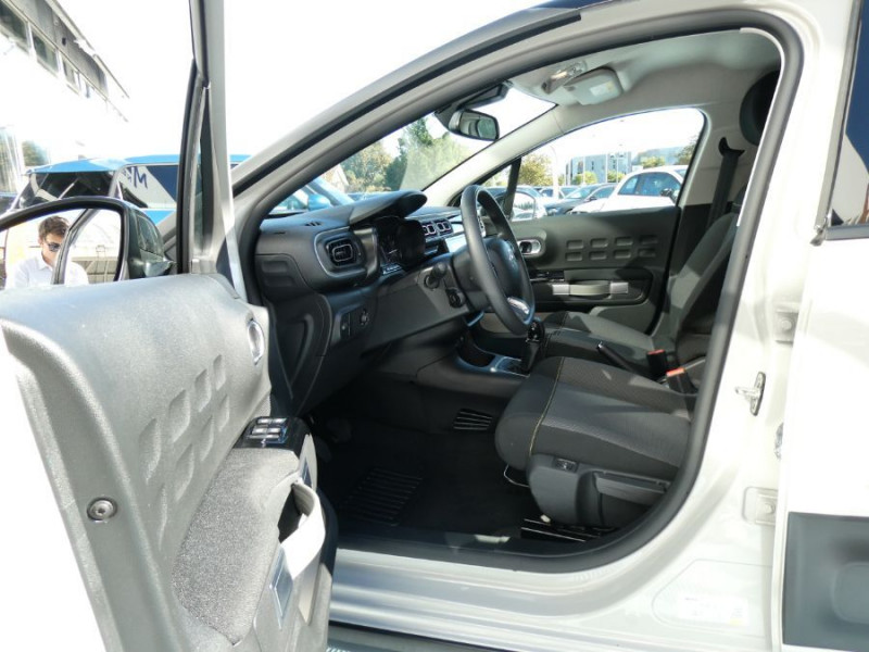 Photo 12 de l'offre de CITROEN C3 III NEW 1.2 PureTech 82 SHINE CarPlay SC JA16 à 14450€ chez Mérignac auto