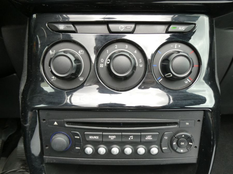 Photo 19 de l'offre de CITROEN DS3 CABRIOLET 1.2 82cv BE CHIC CLIM Bluetooth JA16 à 9950€ chez Mérignac auto