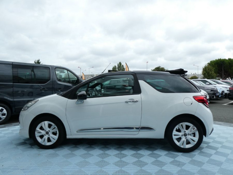 Photo 22 de l'offre de CITROEN DS3 CABRIOLET 1.2 82cv BE CHIC CLIM Bluetooth JA16 à 9950€ chez Mérignac auto