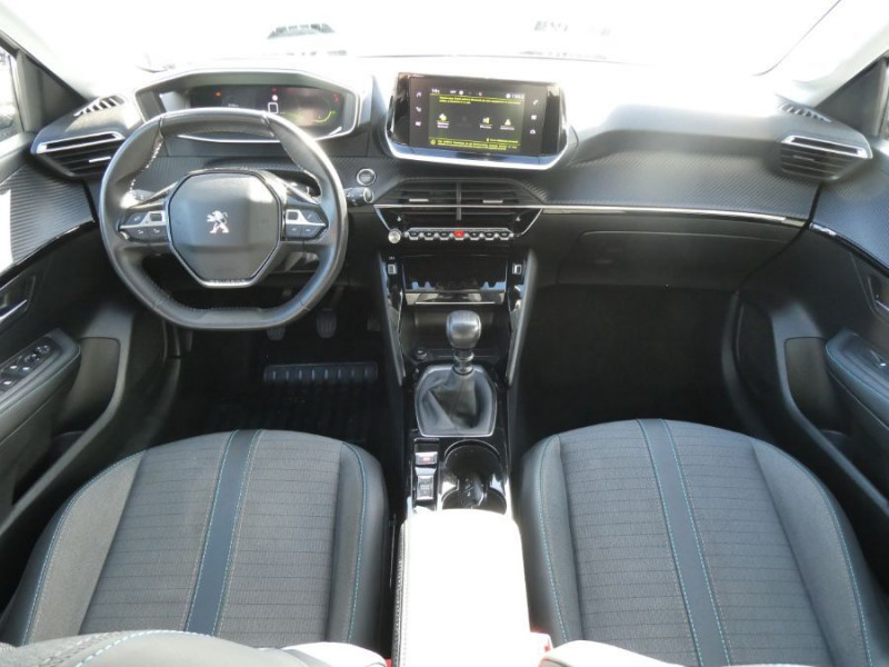 Photo 13 de l'offre de PEUGEOT 208 II 1.2 PureTech 100 BVM6 ALLURE PACK Cockpit 3D TOIT Pano Camera à 16290€ chez Mérignac auto