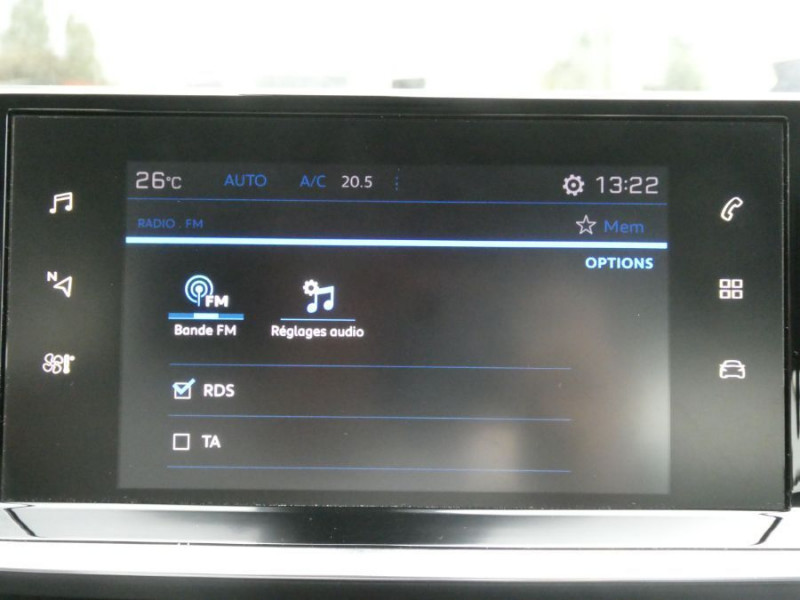 Photo 9 de l'offre de PEUGEOT 2008 II 1.2 PureTech 100 BVM6 ALLURE TOIT Ouvrant GPS ADML Camera à 19450€ chez Mérignac auto