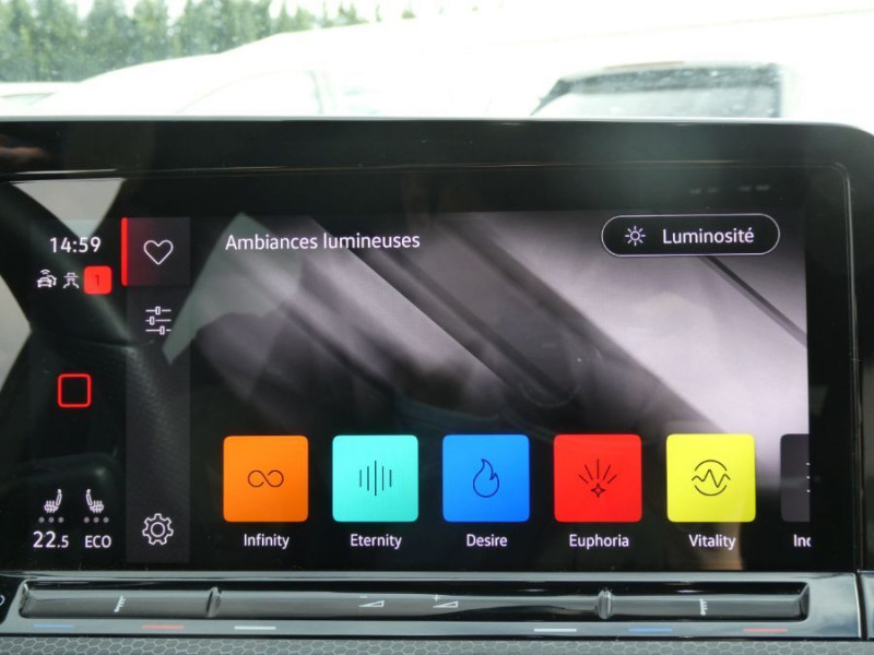 Photo 26 de l'offre de VOLKSWAGEN GOLF VIII 1.4 HYBRID 245 GTE Export JA18 Camera HUD ACC SC GPS Cockpit LED+ 1ère Main à 30950€ chez Mérignac auto