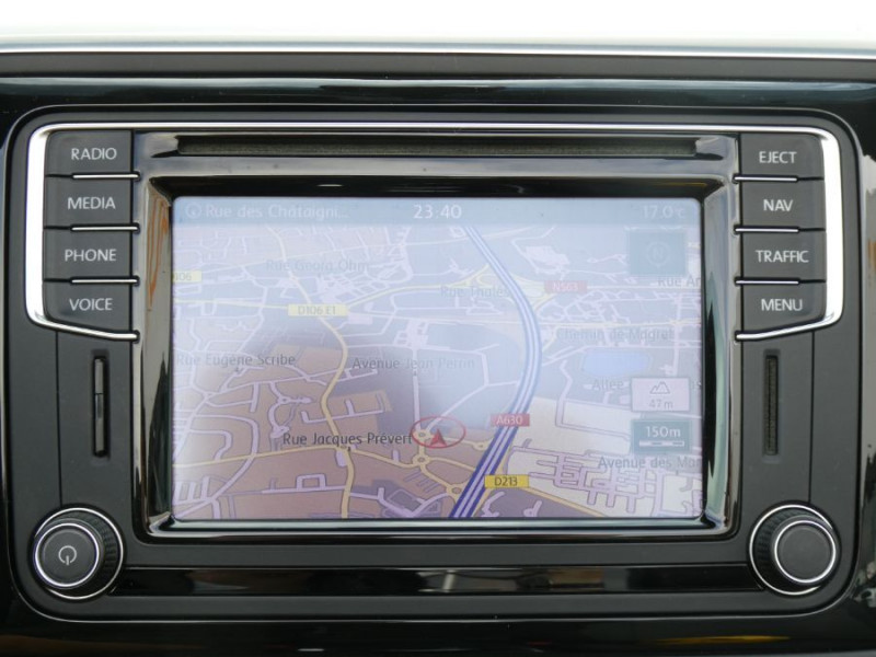 Photo 18 de l'offre de VOLKSWAGEN COCCINELLE CABRIOLET 1.2 TSI 105 BVM6 CUP BlueMotion Tech GPS Xénon JA18 à 21990€ chez Mérignac auto