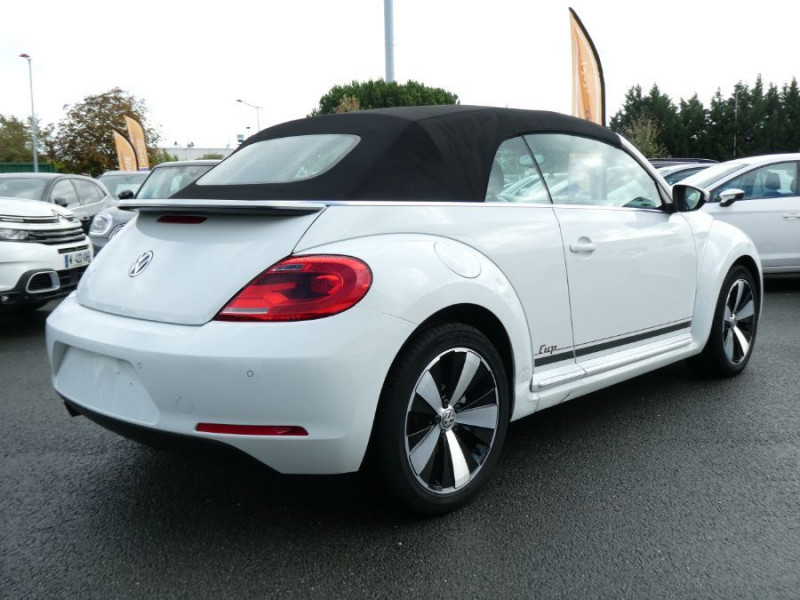 Photo 3 de l'offre de VOLKSWAGEN COCCINELLE CABRIOLET 1.2 TSI 105 BVM6 CUP BlueMotion Tech GPS Xénon JA18 à 21990€ chez Mérignac auto