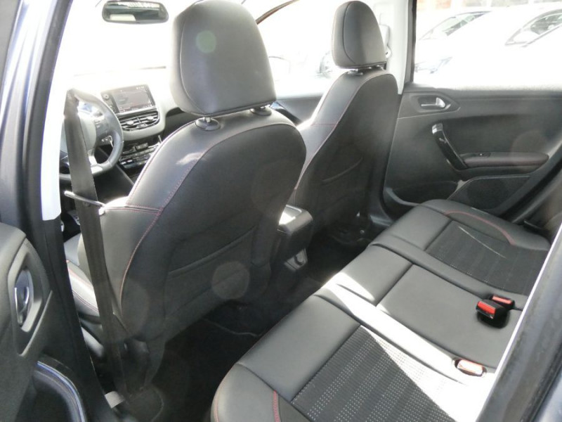 Photo 35 de l'offre de PEUGEOT 2008 1.2 PureTech 110 GT LINE TOIT Pano Grip Control à 14950€ chez Mérignac auto