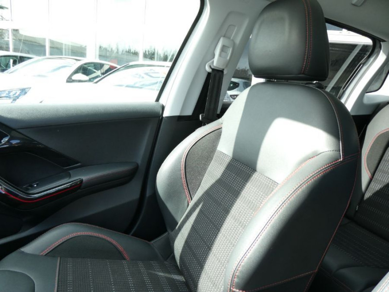 Photo 34 de l'offre de PEUGEOT 2008 1.2 PureTech 110 GT LINE TOIT Pano Grip Control à 14950€ chez Mérignac auto