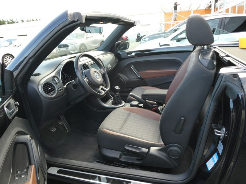 Photo 15 de l'offre de VOLKSWAGEN COCCINELLE CABRIOLET 1.2 TSI 105 BVM6 ALLSTAR GPS JA17 Camera Radars à 24750€ chez Mérignac auto