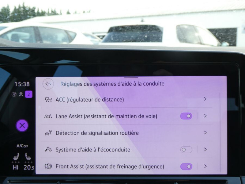 Photo 17 de l'offre de VOLKSWAGEN GOLF VIII 1.5 eTSI 150 BVA STYLE 1st Edition GPS ACC JA18 à 27950€ chez Mérignac auto