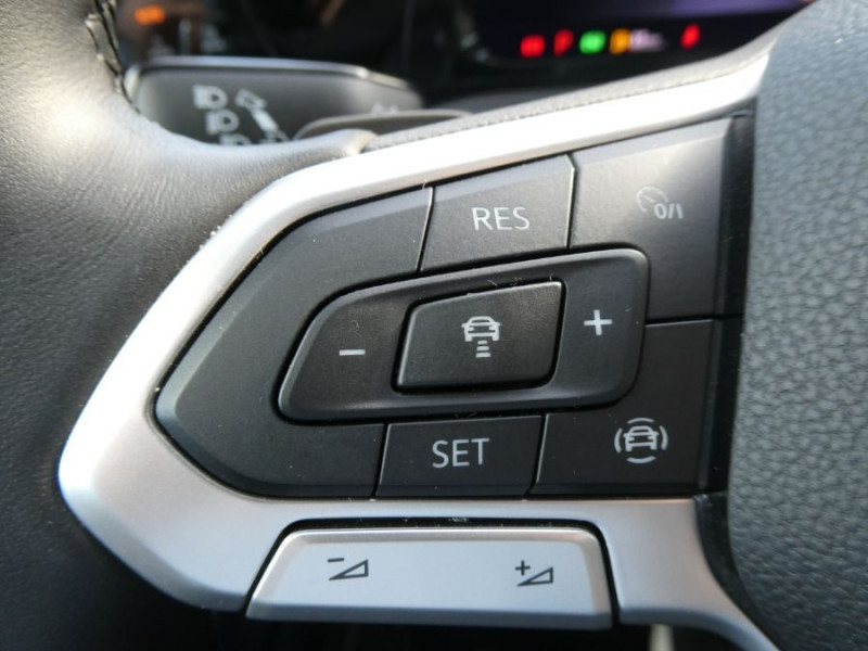 Photo 25 de l'offre de VOLKSWAGEN GOLF VIII 1.5 eTSI 150 BVA STYLE 1st Edition GPS ACC JA18 à 27950€ chez Mérignac auto