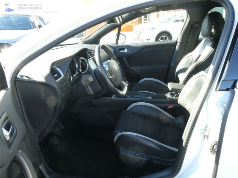 Photo 12 de l'offre de DS DS4 1.2 PureTech 130 BVM6 SO CHIC GPS JA17 à 10950€ chez Mérignac auto