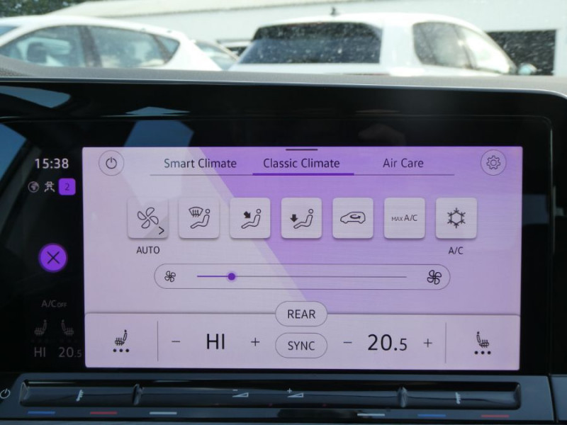Photo 18 de l'offre de VOLKSWAGEN GOLF VIII 1.5 eTSI 150 BVA STYLE 1st Edition GPS ACC JA18 à 27950€ chez Mérignac auto
