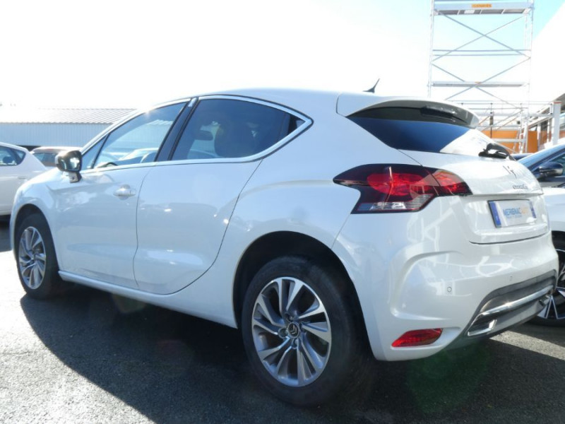 Photo 3 de l'offre de DS DS4 1.2 PureTech 130 BVM6 SO CHIC GPS JA17 à 10950€ chez Mérignac auto