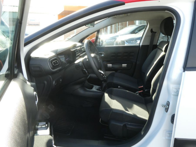 Photo 15 de l'offre de CITROEN C3 III NEW 1.2 PureTech 82 SHINE GPS JA16 à 15950€ chez Mérignac auto
