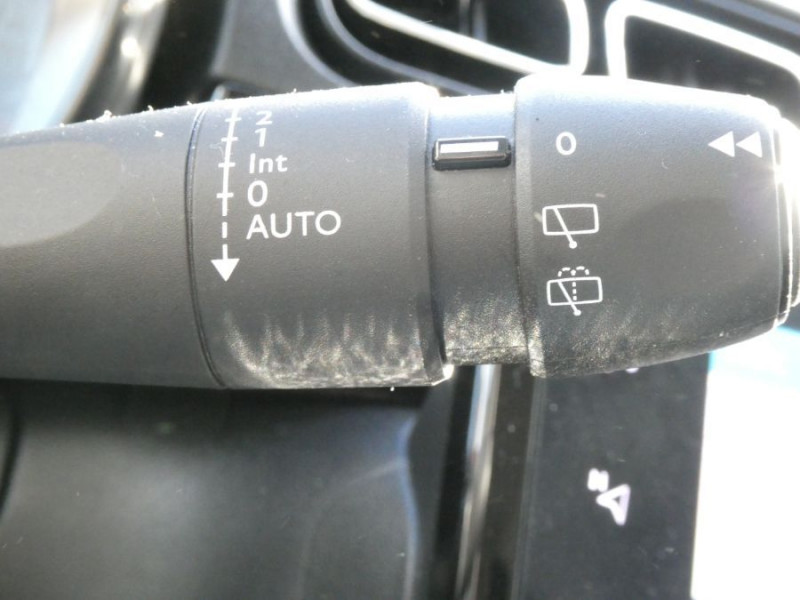 Photo 26 de l'offre de CITROEN C3 III NEW 1.2 PureTech 82 SHINE GPS JA16 à 15950€ chez Mérignac auto