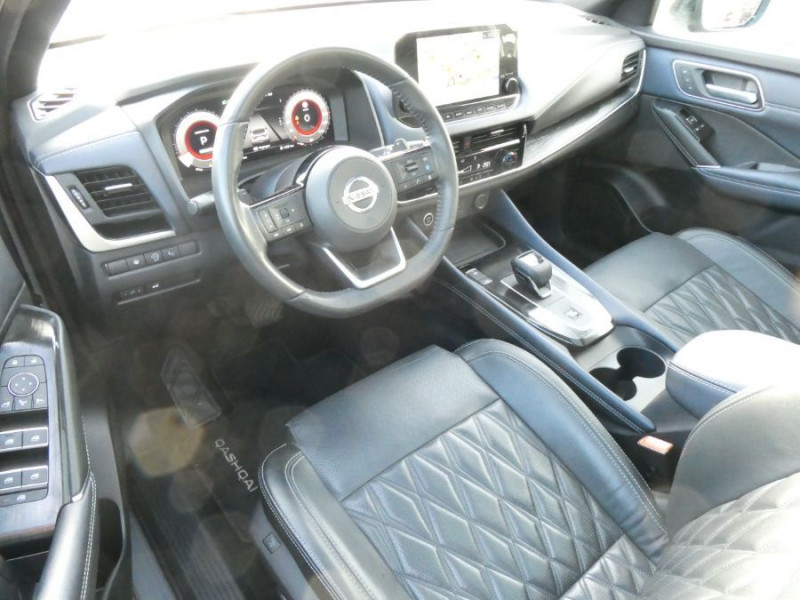 Photo 14 de l'offre de NISSAN QASHQAI 1.3 HYBRID 158 Xtronic 2WD TEKNA CUIR TOIT Pano à 29450€ chez Mérignac auto