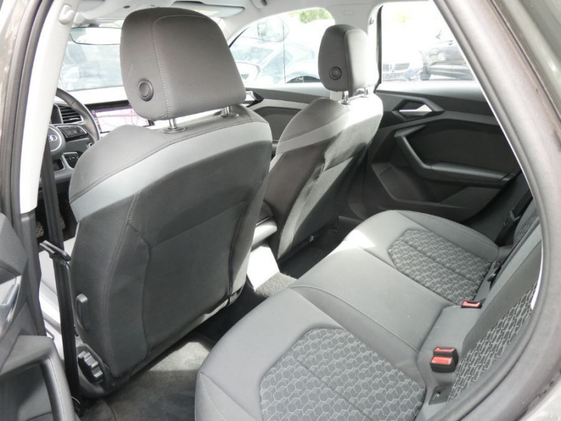 Photo 18 de l'offre de AUDI A1 SPORTBACK II 30 TFSI 110 S tronic 7 Pack Ext. S LINE JA17 Camera Radars à 28950€ chez Mérignac auto
