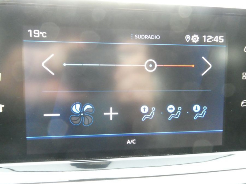 Photo 17 de l'offre de PEUGEOT 208 II 1.2 PureTech 100 EAT8 ACTIVE CarPlay SC à 16950€ chez Mérignac auto