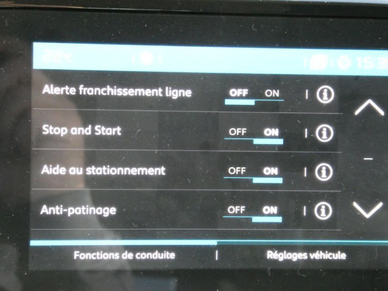 Photo 20 de l'offre de CITROEN C3 III NEW 1.2 PureTech 82 SHINE GPS JA16 à 15950€ chez Mérignac auto