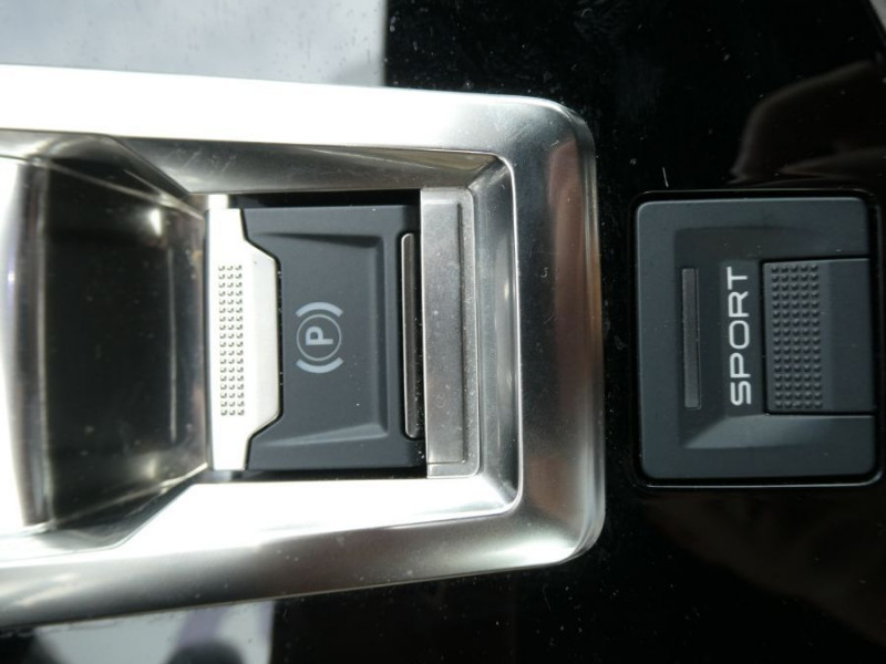 Photo 23 de l'offre de PEUGEOT 3008 II 1.6 PureTech 180 EAT8 GT LINE Camera Barres à 24950€ chez Mérignac auto