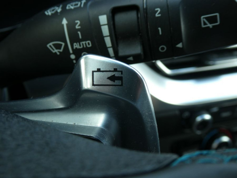 Photo 31 de l'offre de KIA E-NIRO 204cv 64kWh PREMIUM GPS Camera JBL à 24950€ chez Mérignac auto