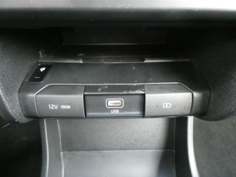 Photo 32 de l'offre de KIA E-NIRO 204cv 64kWh PREMIUM GPS Camera JBL à 24950€ chez Mérignac auto