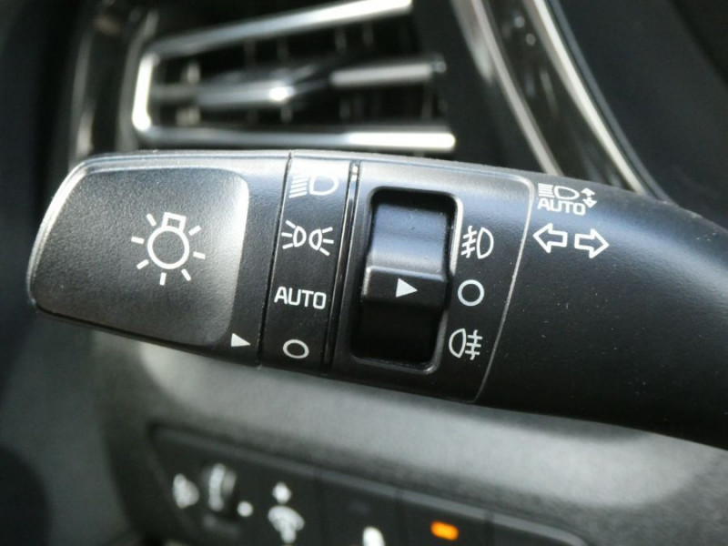 Photo 29 de l'offre de KIA E-NIRO 204cv 64kWh PREMIUM GPS Camera JBL à 24950€ chez Mérignac auto