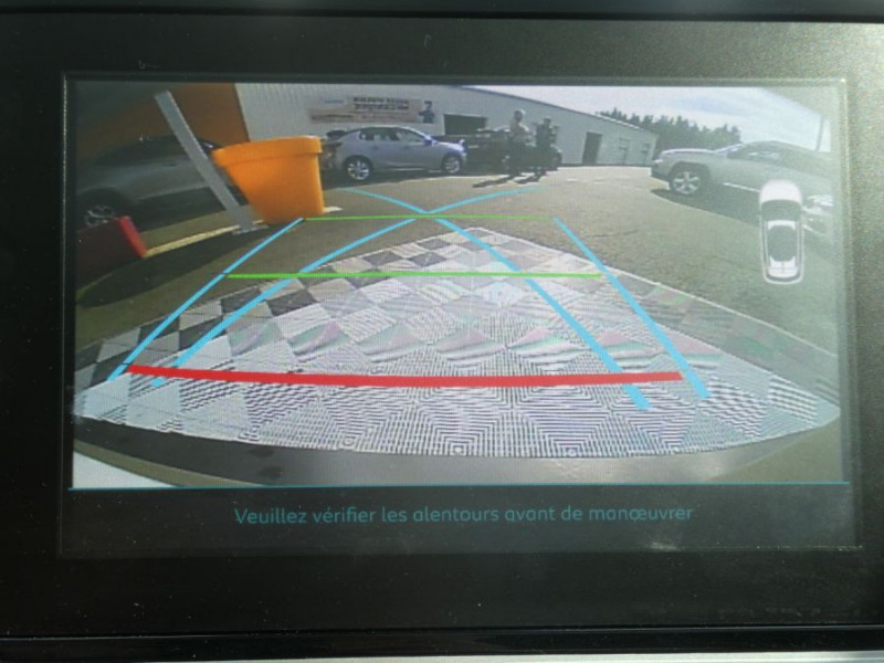 Photo 8 de l'offre de CITROEN C4 CACTUS 1.2 PureTech 110 BVM6 SHINE GPS TOIT Pano Camera à 14450€ chez Mérignac auto