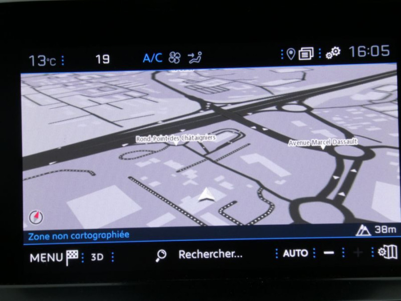 Photo 5 de l'offre de PEUGEOT 2008 II 1.2 PureTech 100 BVM6 ALLURE GPS à 20250€ chez Mérignac auto
