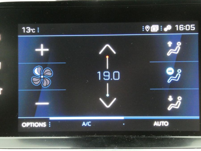 Photo 16 de l'offre de PEUGEOT 2008 II 1.2 PureTech 100 BVM6 ALLURE GPS à 20250€ chez Mérignac auto