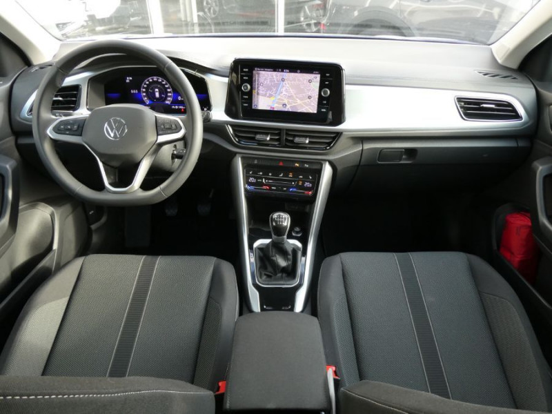 Photo 14 de l'offre de VOLKSWAGEN T-ROC New 1.0 TSI 110 BVM6 Facelift LIFE PLUS GPS Privacy Glass à 23950€ chez Mérignac auto