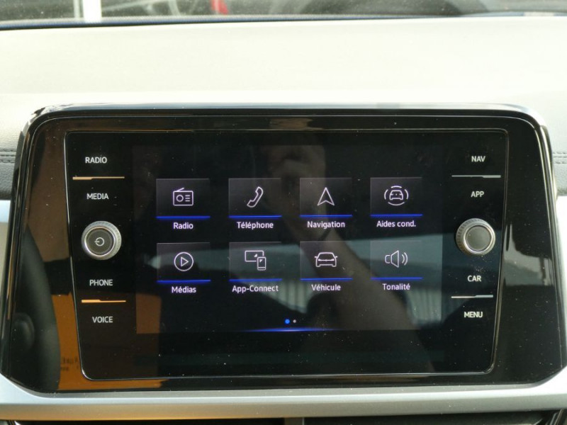Photo 20 de l'offre de VOLKSWAGEN T-ROC New 1.0 TSI 110 BVM6 Facelift LIFE PLUS GPS Privacy Glass à 23950€ chez Mérignac auto