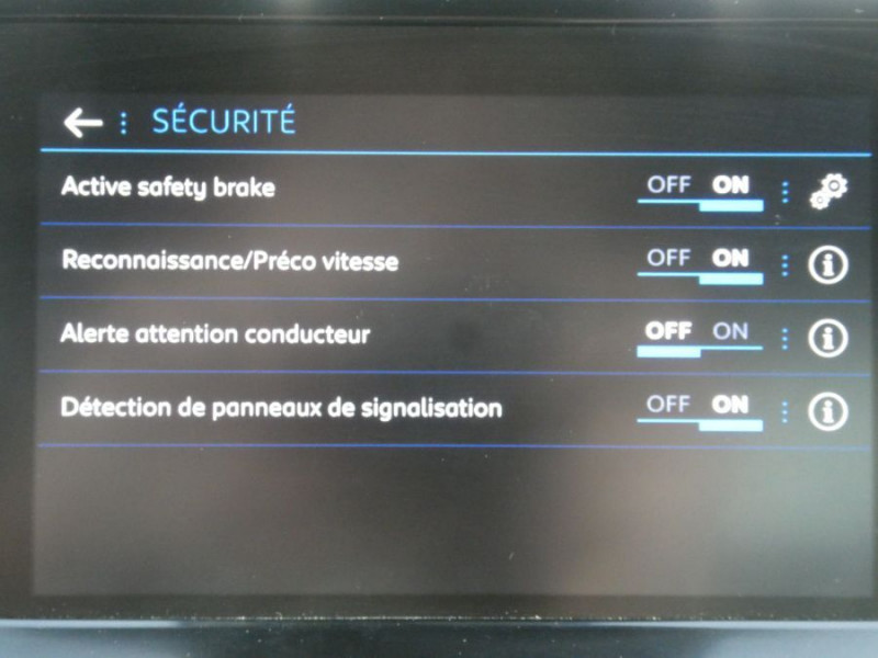 Photo 34 de l'offre de PEUGEOT 2008 II 1.2 PureTech 100 BVM6 ALLURE GPS à 20450€ chez Mérignac auto