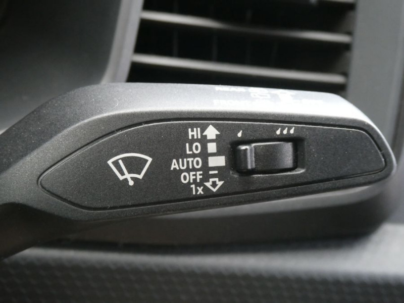 Photo 18 de l'offre de AUDI A1 SPORTBACK 1.0 TFSI 95 CLIM Bluetooth Régul à 16490€ chez Mérignac auto
