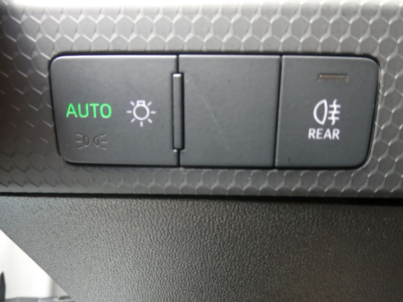 Photo 16 de l'offre de AUDI A1 SPORTBACK 1.0 TFSI 95 CLIM Bluetooth Régul à 16490€ chez Mérignac auto