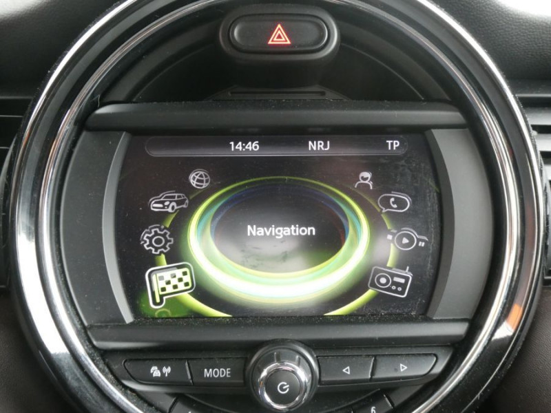 Photo 16 de l'offre de MINI MINI 1.5i 136 BVA COOPER 5P GPS LED CLIM Auto JA16 à 17450€ chez Mérignac auto