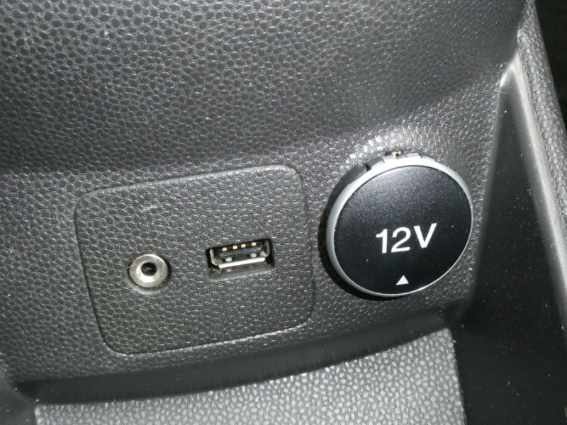 Photo 23 de l'offre de FORD FIESTA V 1.2 82 CLIM Bluetooth JA Privacy Glass 5P à 7950€ chez Mérignac auto