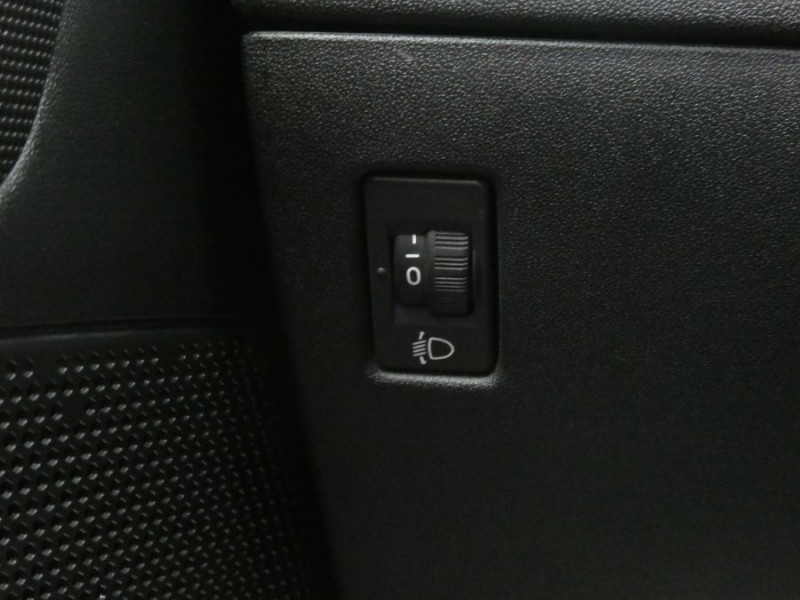 Photo 26 de l'offre de PEUGEOT 208 1.2 PureTech 82 STYLE GPS Privacy Glass Carplay à 10450€ chez Mérignac auto
