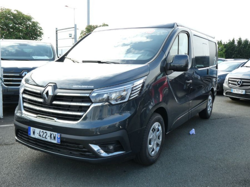 Photo 16 de l'offre de RENAULT TRAFIC VAN ANTILOPE VAN Aménagé FLEX PLUS 2.0 DCi 130 BVM6 L1 CONFORT 2 Lits à 55450€ chez Mérignac auto