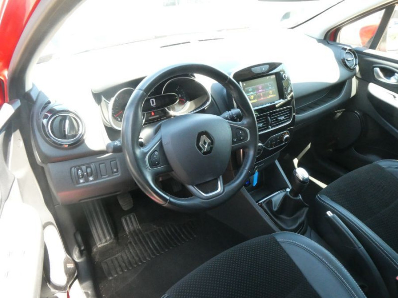 Photo 12 de l'offre de RENAULT CLIO IV 0.9 TCE 90 GENERATION GPS Carte ML JA16 Radar à 11950€ chez Mérignac auto