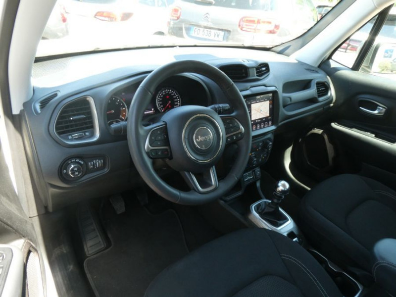 Photo 13 de l'offre de JEEP RENEGADE 1.6 MultiJet D 130 BVM6 LIMITED GPS Radars à 19490€ chez Mérignac auto