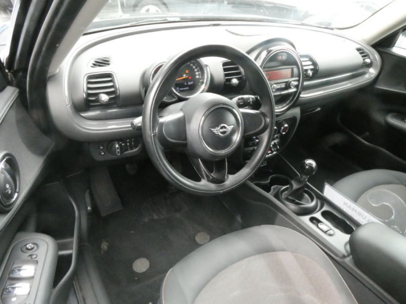 Photo 12 de l'offre de MINI CLUBMAN III ONE 102 BVM6 JA18 Key Less Privacy Glass à 16950€ chez Mérignac auto