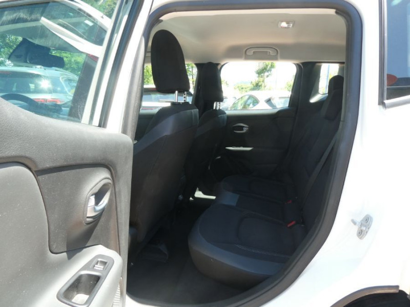 Photo 15 de l'offre de JEEP RENEGADE 1.6 MultiJet D 130 BVM6 LIMITED GPS Radars à 19490€ chez Mérignac auto