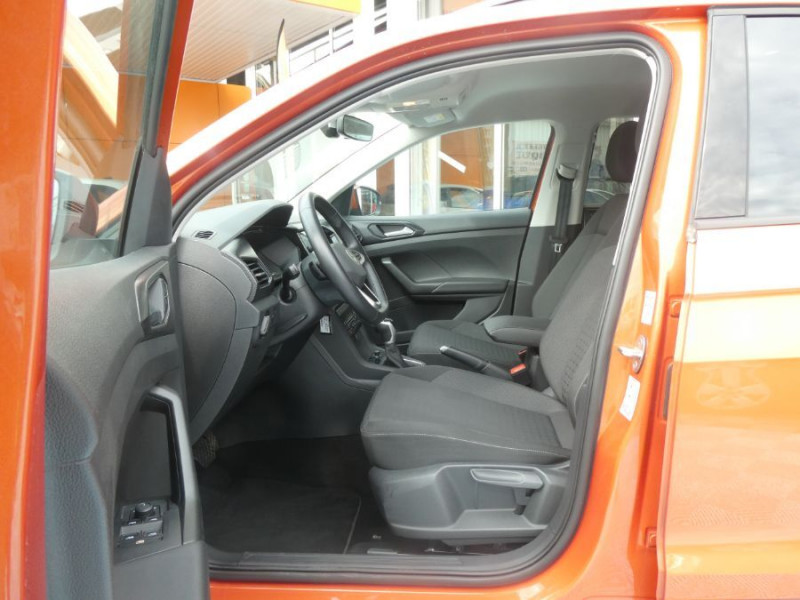 Photo 12 de l'offre de VOLKSWAGEN T-CROSS 1.0 TSI 110 DSG7 LIFE PACK CarPlay Radars ACC RER Privacy Glass à 21450€ chez Mérignac auto